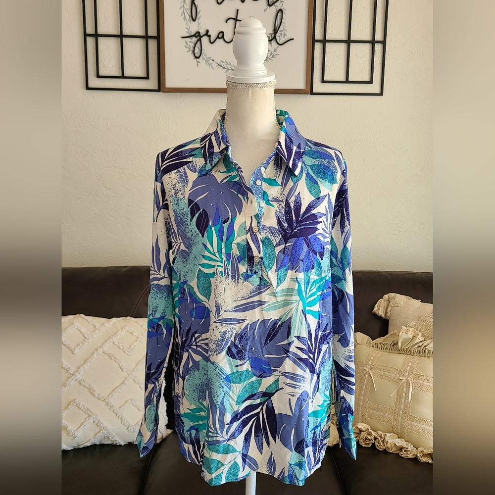 Denim & Co. Naturals Linen Blend Side Button Curved Hem Shirt Women's Size S - Picture 8 of 10
